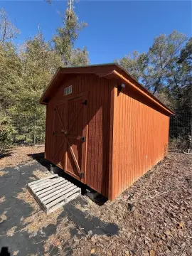 Land with Sustainable Living Features