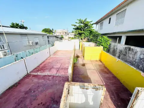 San Juan Land with Structures