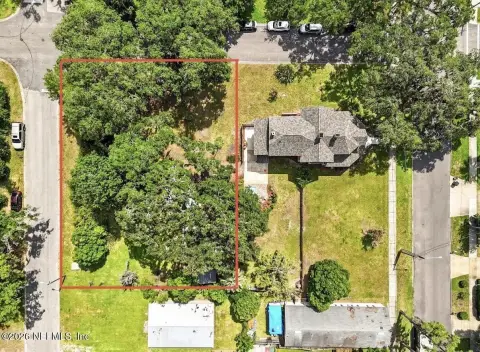 Commercial Land with Garage
