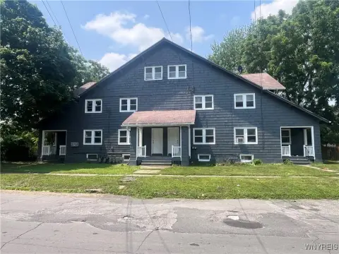 Niagara Falls Four-Unit Apartment Building