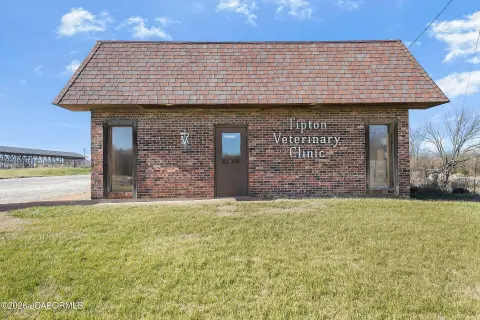 Medical Office with Kennel