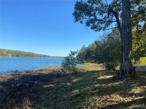 Lakefront Lot in De Soto