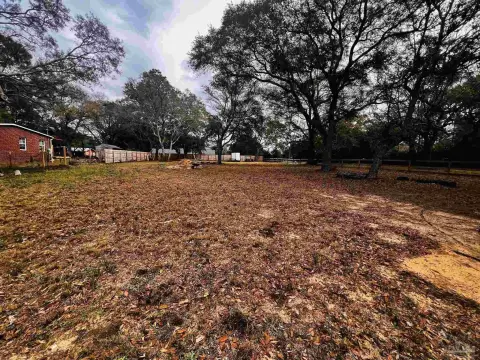 Pensacola Residential Lot with Mature Oaks