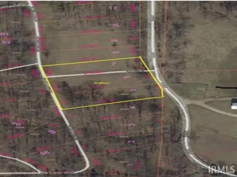 Residential Land in Huntingburg, IN