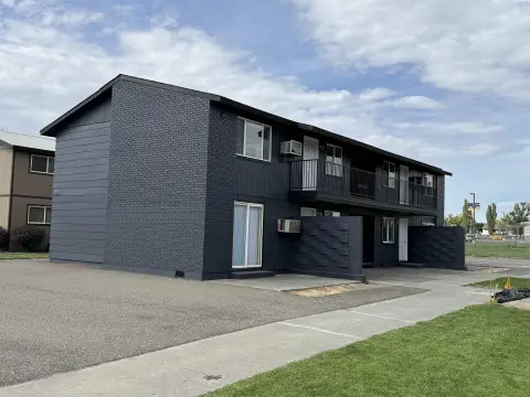 Fourplex with Laundry Hookups