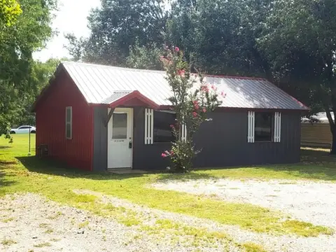 Freestanding Office Building in Allen, OK