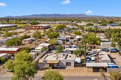 Adaptable Warehouse and Office Space