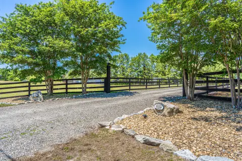 Land in Vass Horse Country
