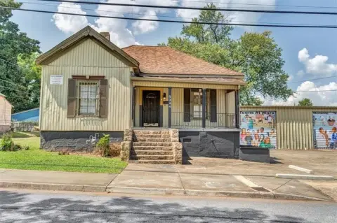 Versatile Mixed-Use Property in Atlanta