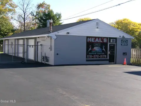 Well-Maintained Commercial Property in Colonie