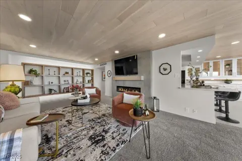 Renovated High-Rise Unit in Las Vegas