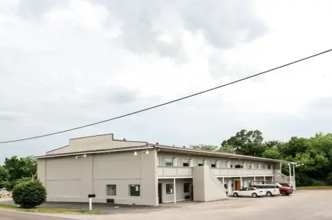 Lebanon, MO Motel For Sale