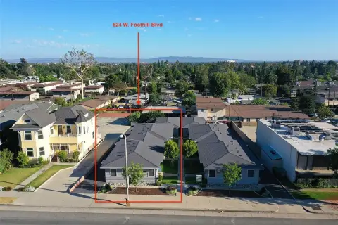 Single-Story Quadplex with Garages