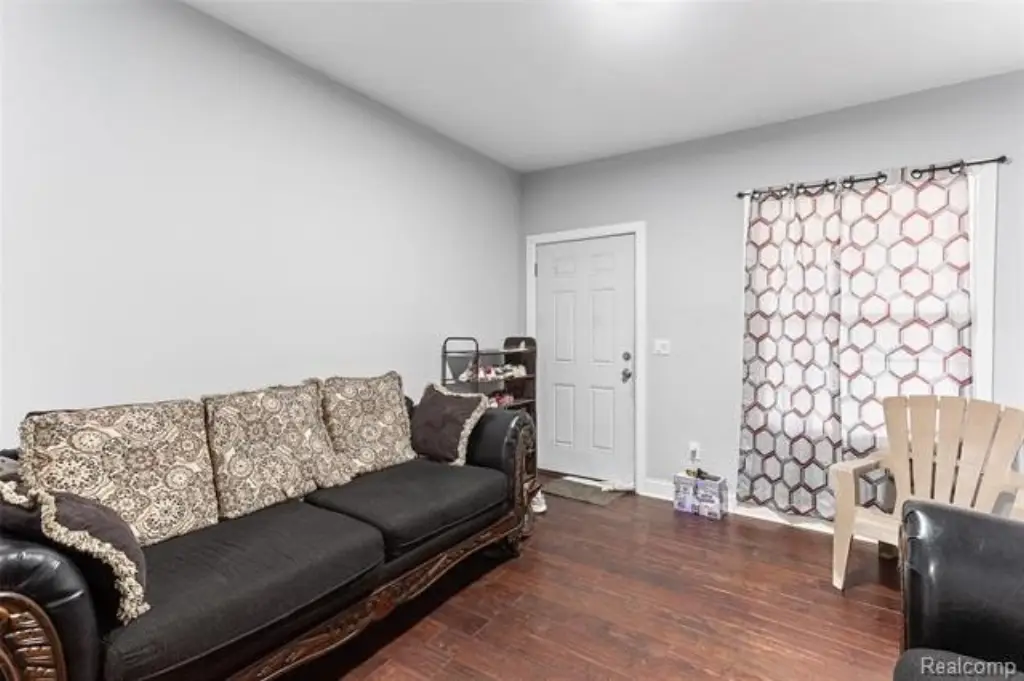 Picture 4