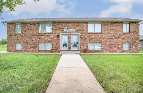 Multi-Suite Office Building