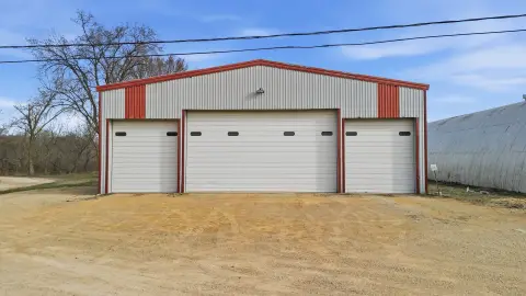 Steel Building in Franklin Grove