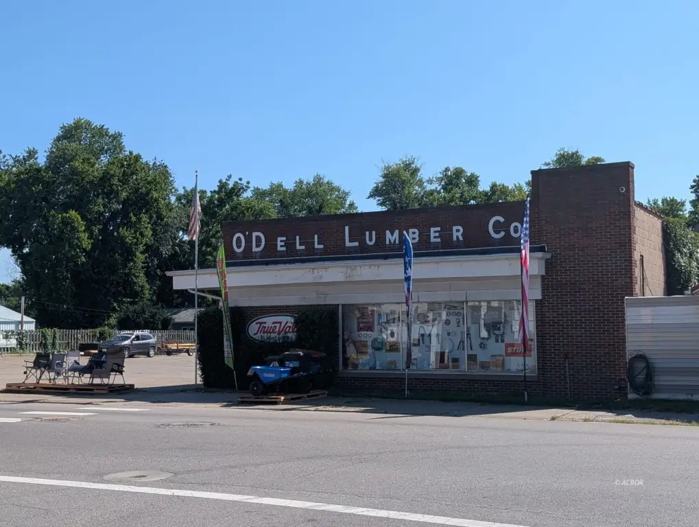 61 Vine St, Gallipolis, OH 45631