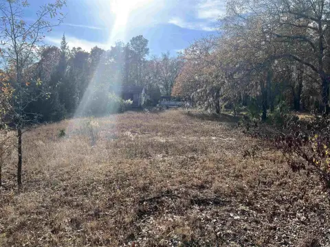 Residential Acreage in Quiet Gresham