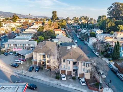 29-Unit Apartment Building