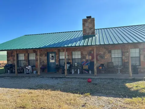 Rochelle Farm/Estate on 48 Acres