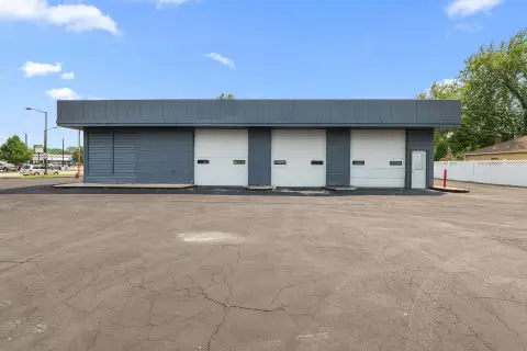 Versatile Commercial Property, Fond du Lac