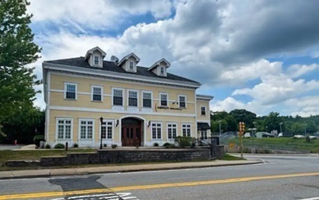 106 Southville Rd, Southborough, MA 01772