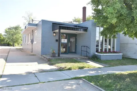 Turn-Key Commercial Building in Jefferson