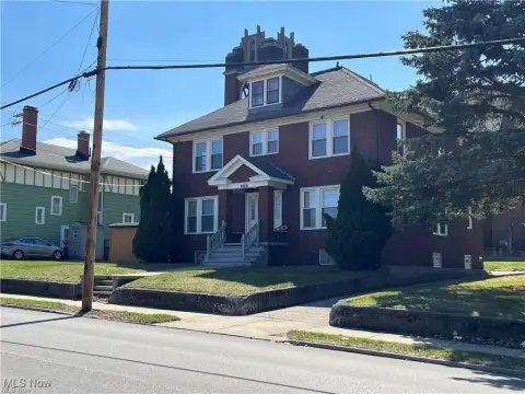 Ashtabula Mixed-Use Commercial Building