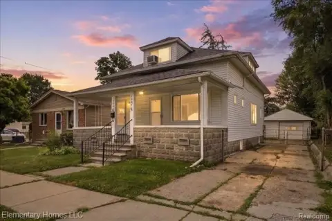 Completely Renovated Duplex