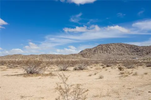 Spacious Land Near Joshua Tree