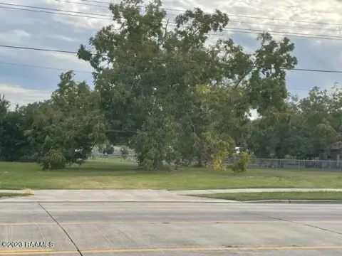 Commercial Land With Drive-Through Potential