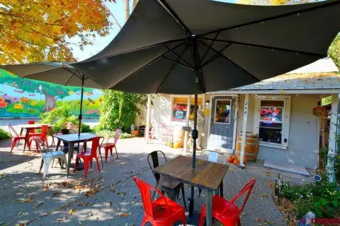 Thriving Coffee Bar and Shop