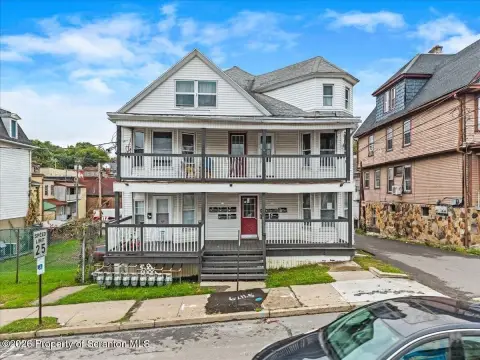 10-Unit Apartment Building
