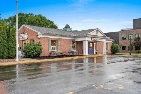 De Pere Commercial Building For Sale