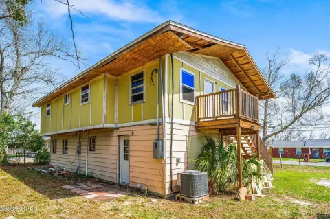 Duplex on Large Corner Lot