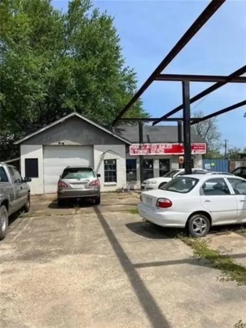 Commercial Building on Highway 1