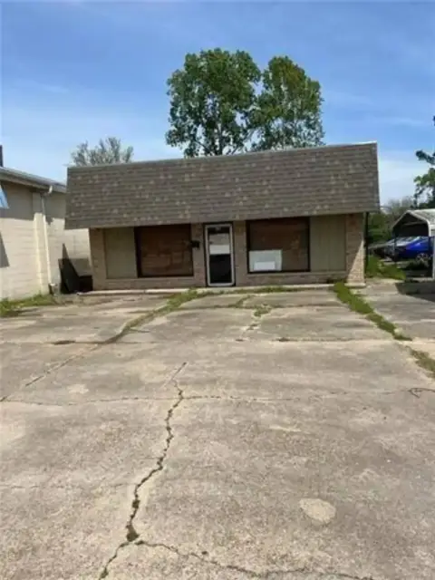 Commercial Building on Highway 1