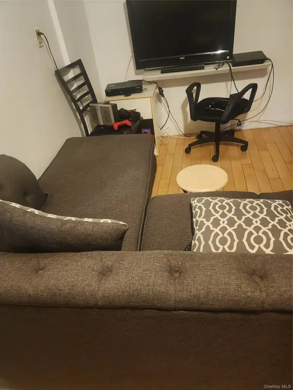 Picture 3