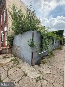 Commercial Corner Lot in Philadelphia
