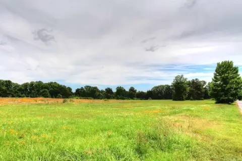 Commercial Lot on Hogan Lane