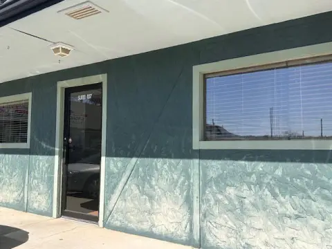 Hollister Retail or Office Space