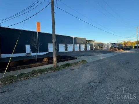 Hamilton, OH Warehouse For Sale