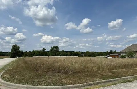 Oversized Lot in Quiet Subdivision