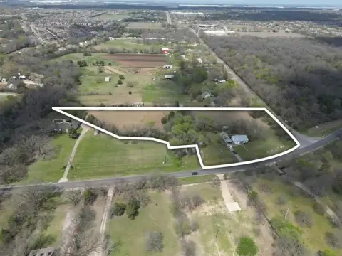 Prime Corner Lot in Lancaster