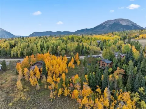 Silverthorne Land with Mountain Views