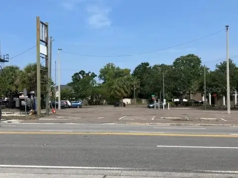 Retail Corner in South Tampa