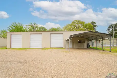 Versatile Income-Producing Commercial Property