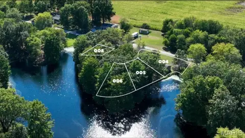 Waterfront Lots on Lake Kaho