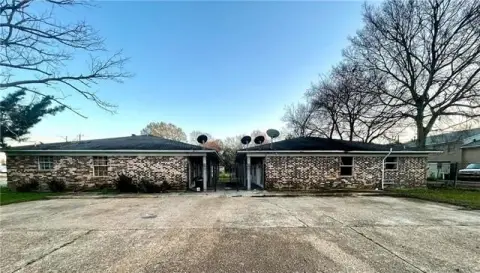 Alexandria Fourplex: Rehab Opportunity