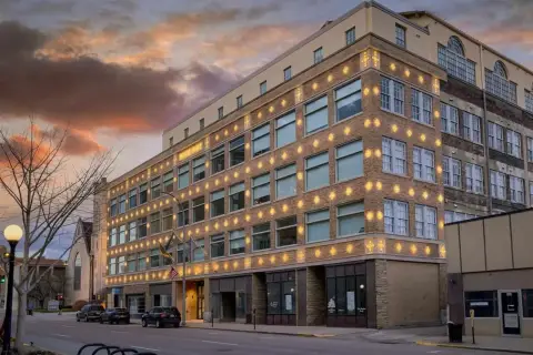 Renovated Commercial Space Downtown